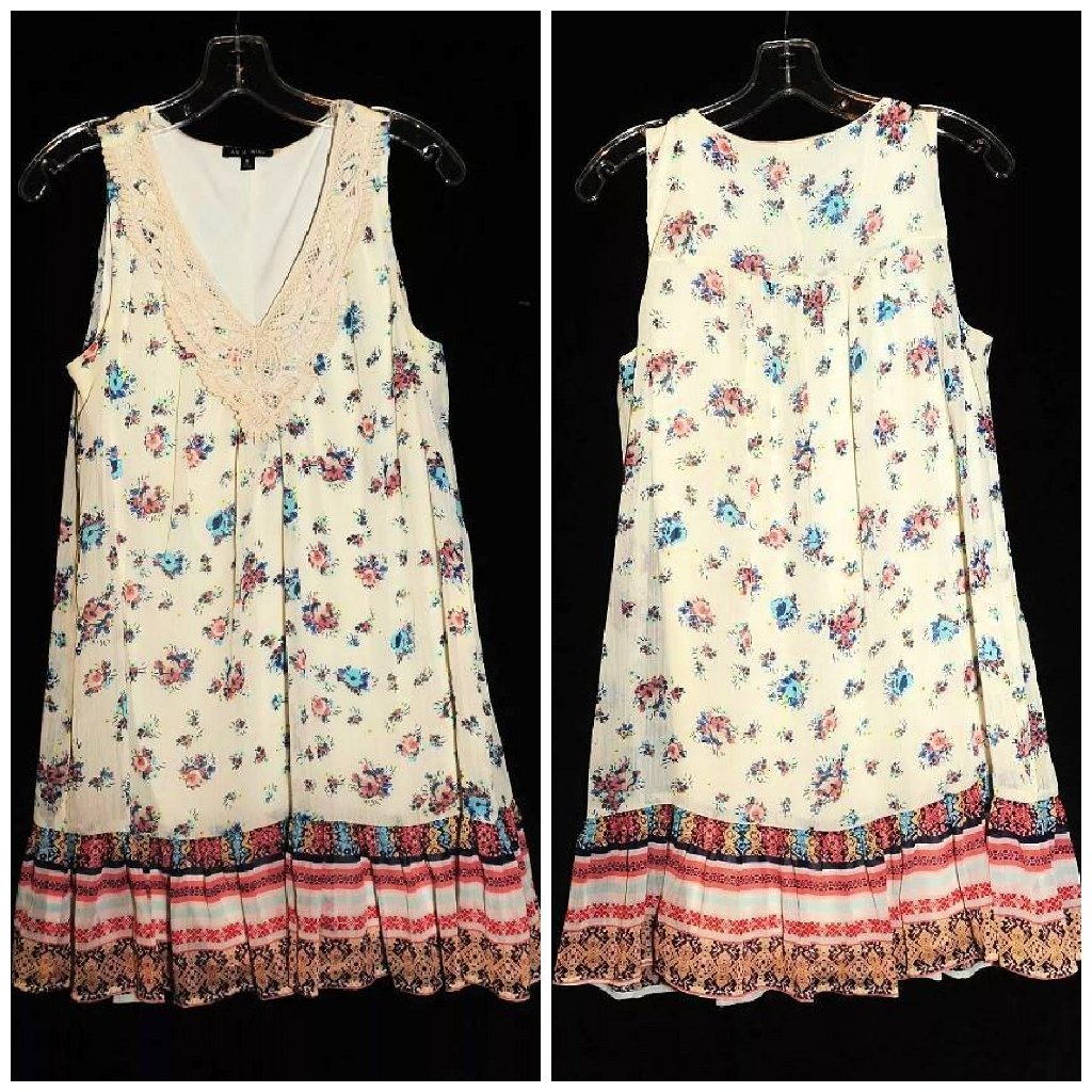 Jr Girls As U Wish Flirty Floral Sleeveless Dress Size S Deep "V" Neckline